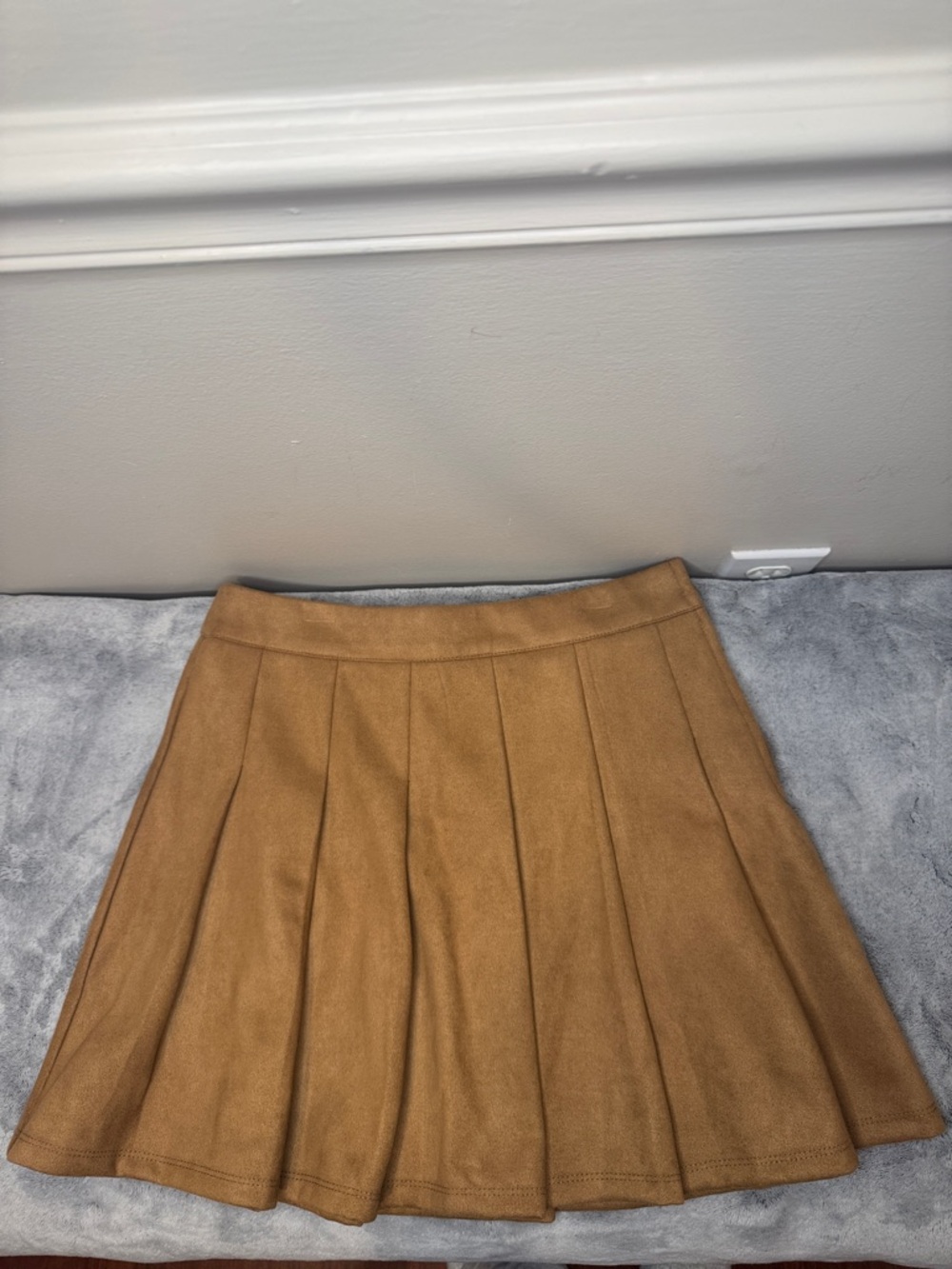 Francesca’s Camel Faux Suede Pleated Mini Skirt - Size Small